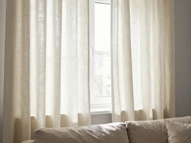 Textilní proměna bytu: jak změnit interiér pomocí polštářů a závěsů za pár korun